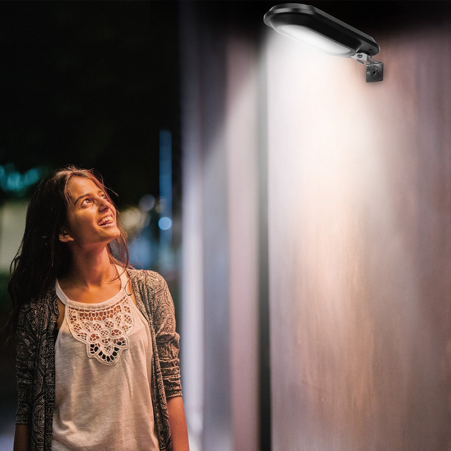 Solar Wall Light Outdoor 18 LEDs Dusk to Dawn Fence Lamps IP65 Waterproof Rotate Lighting for Garage Front Door Garden Pathway
