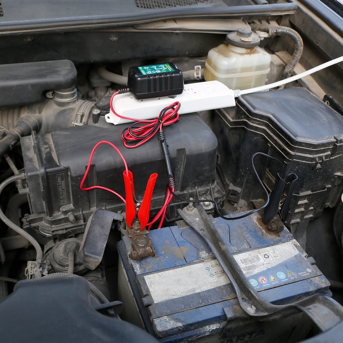 13.8V 1.5A Automatic Lead Acid Battery Charger Automatic Battery Maintainer Trickle Charger 4 Stage Float Charger for Auto Car Motorcycle