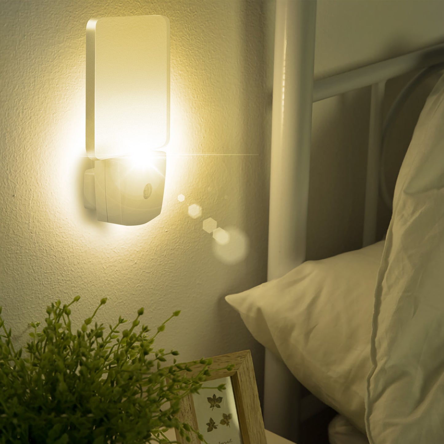 LED Night Light Dusk To Dawn Sensor Lamps Plug-in Light for Hallway