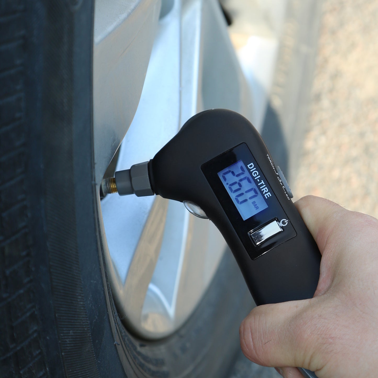 Auto Digital Tire Pressure Gauge 150 PSI 4 Settings LED Flashlight Window Breaker